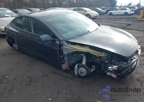 2024 Tesla Model 3 z USA, uszkodzony, nr VIN 5YJ3E1EA4RF768116